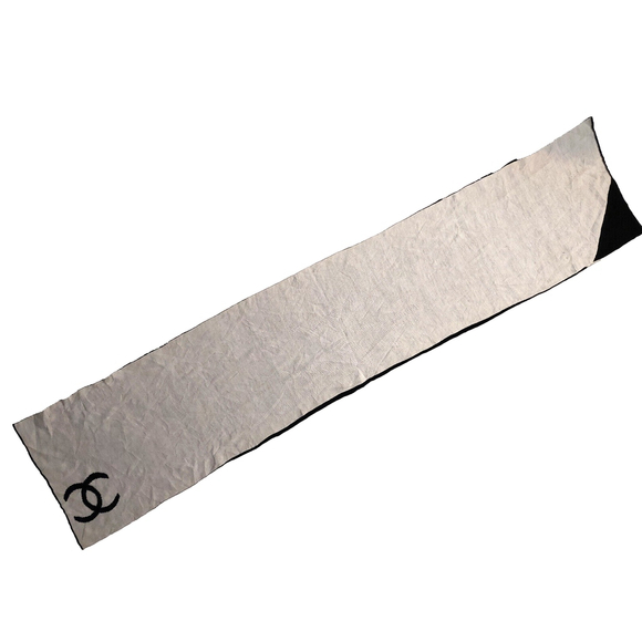 CHANEL Black & Gray 100% Wool Reversible Logo with Scarf Geometric Accent - Picture 7 of 10